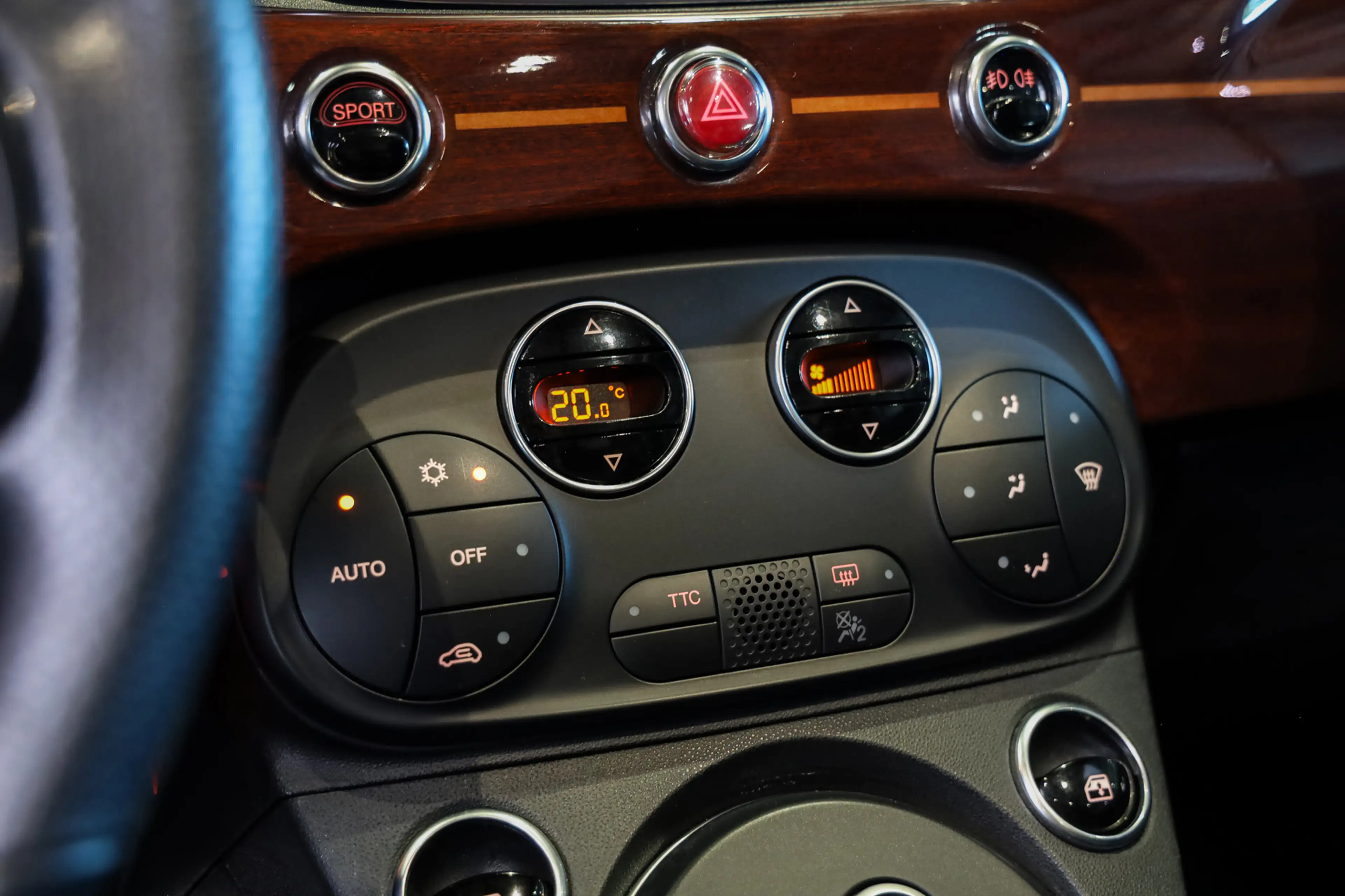 Fiat 500C Abarth 1.4 T-Jet 695 Rivale, Riva, 180 PK, AKRAPOVIC/EXHA — photo 23