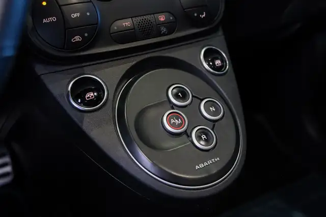 Abarth 500c view 24