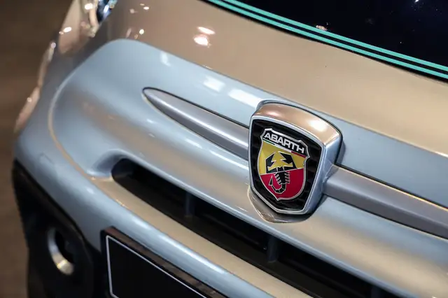 Abarth 500c view 30