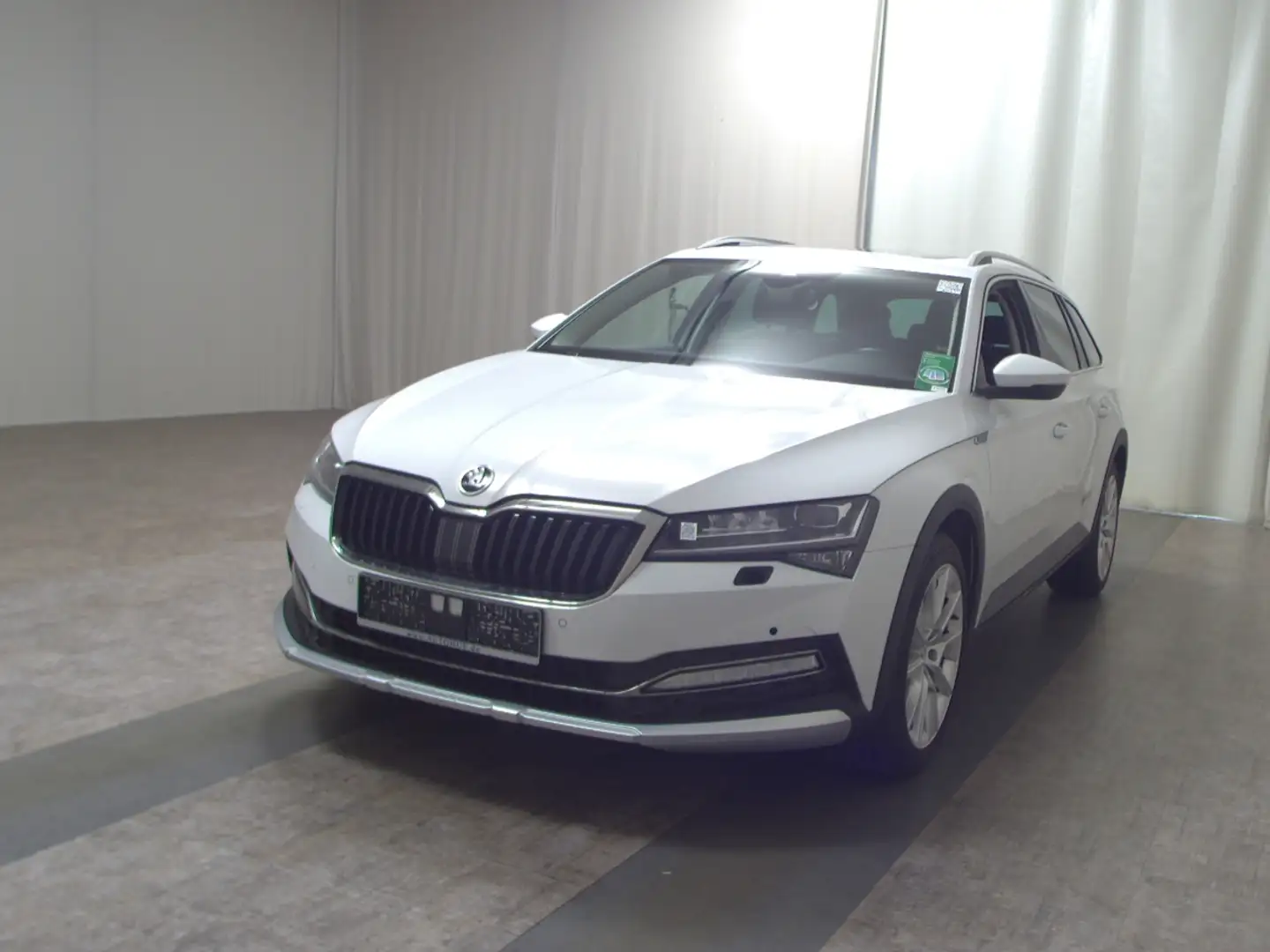 Skoda Superb Kombi 2.0 TDI 4x4 Scout Navi LED Pano RfK Blanc - 2
