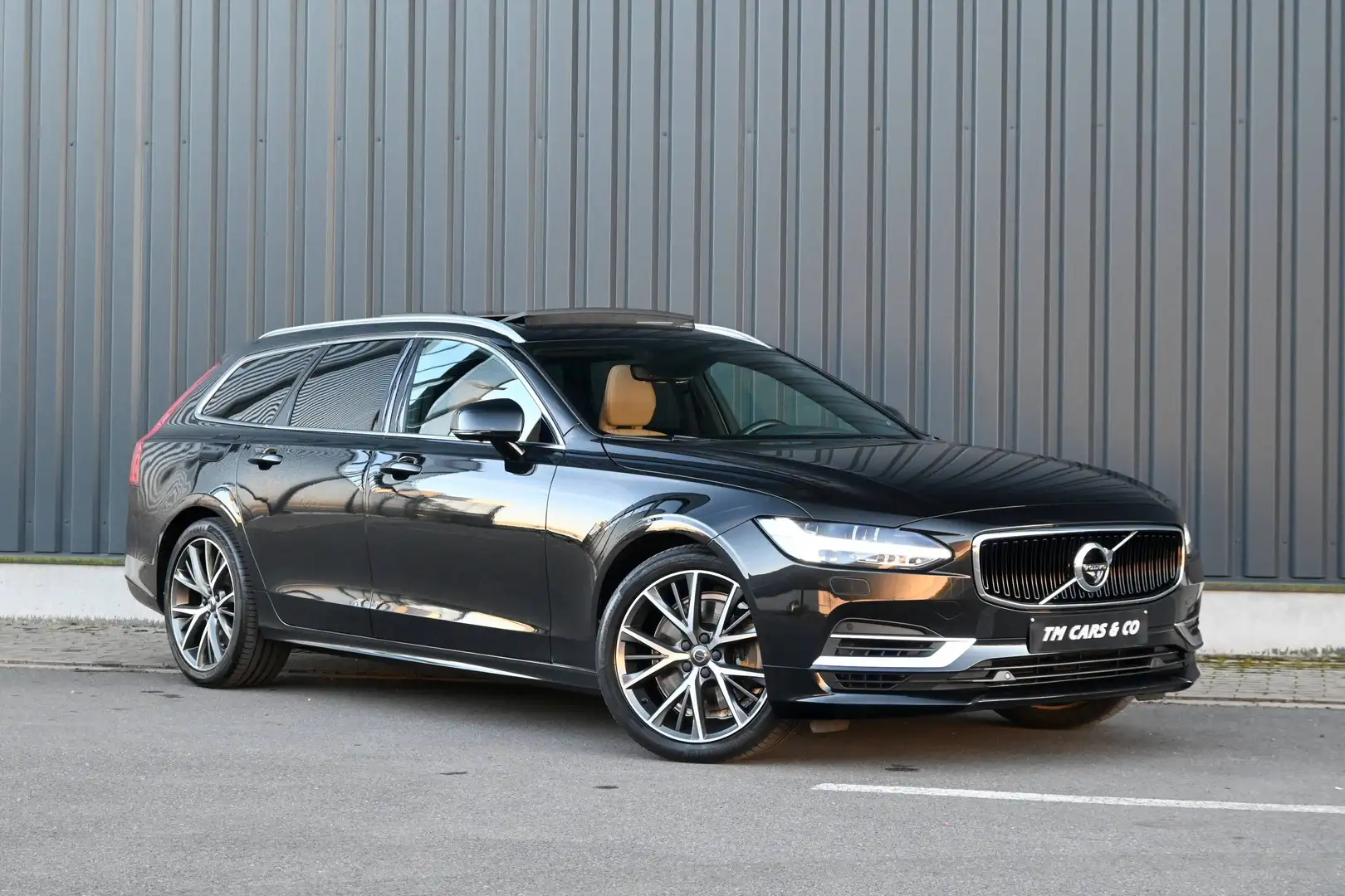 Volvo V90 T8 Hybrid LED, HUD, Pilot, 360°Cam, Pano Trekh AWD Schwarz - 1