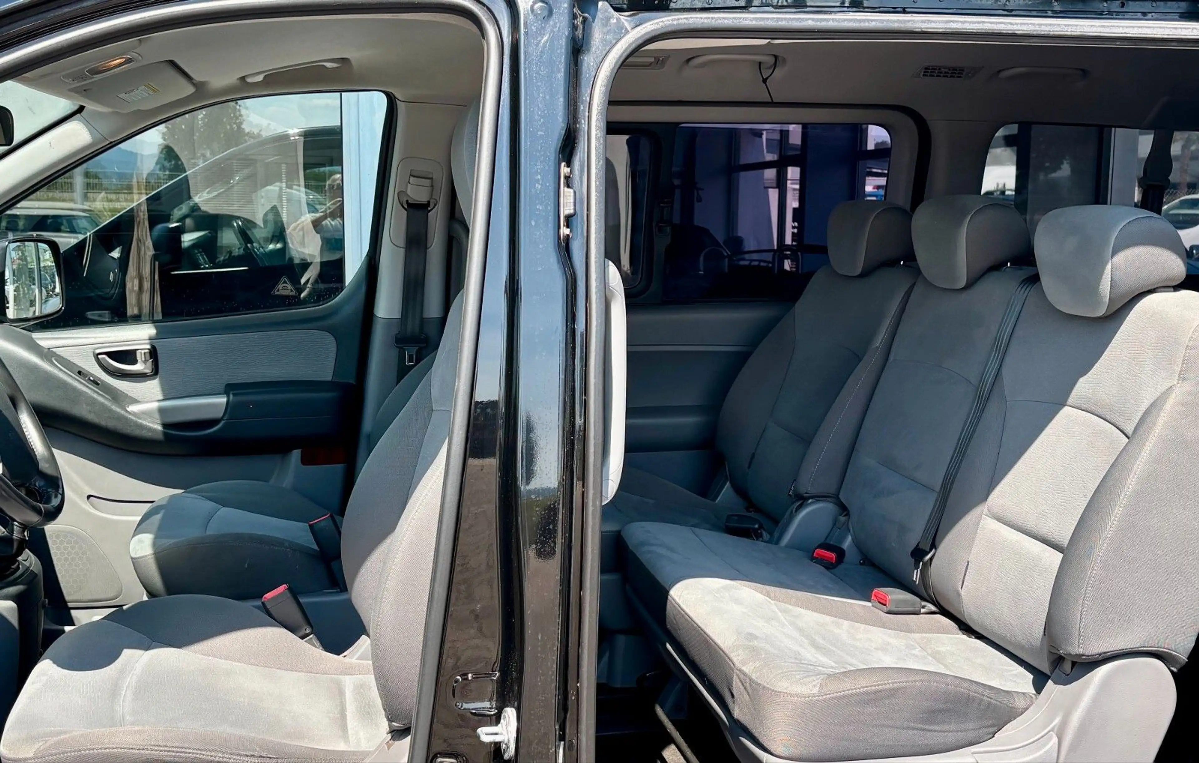 Hyundai H-1 Travel 2.5 CRDi Comfort 8 Sitzer — photo 9