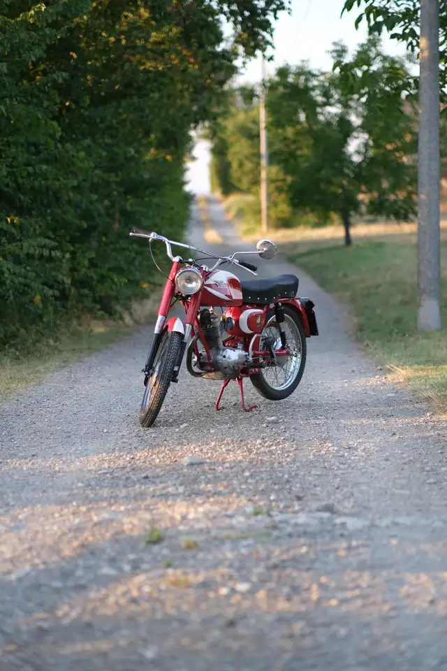 Moto Morini Corsaro 125