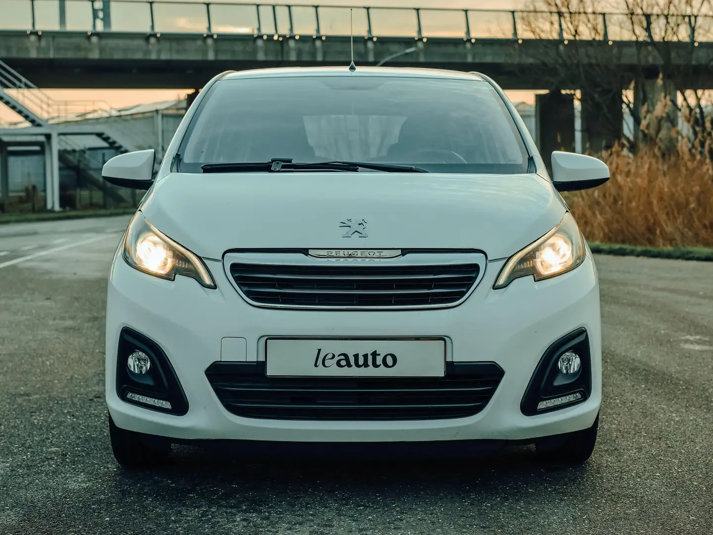 Peugeot 108 1.0 e-VTi Nette auto Weiß - 2