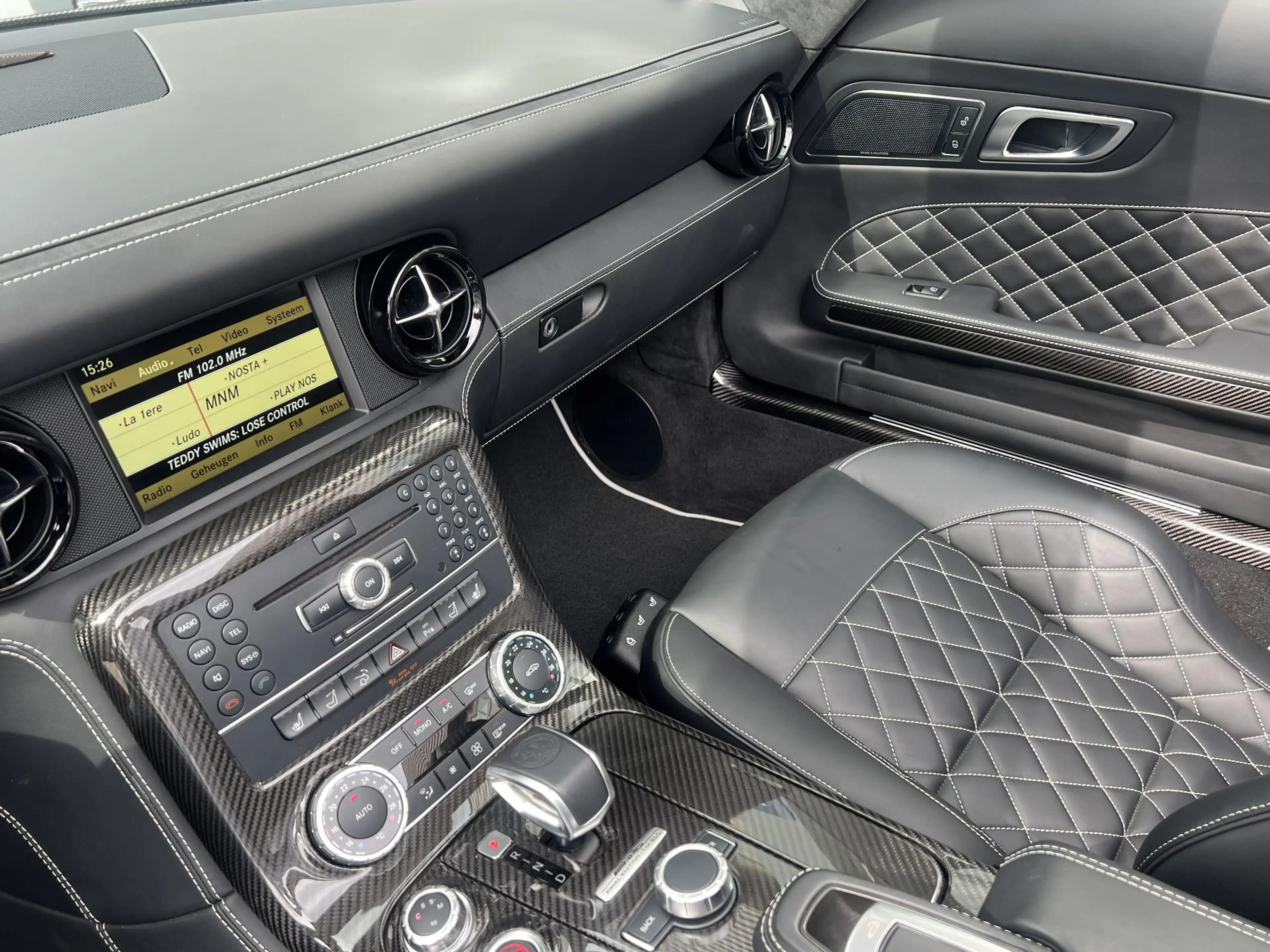 Mercedes-Benz SLS AMG GT Roadster final edition 1 of 350 — photo 13