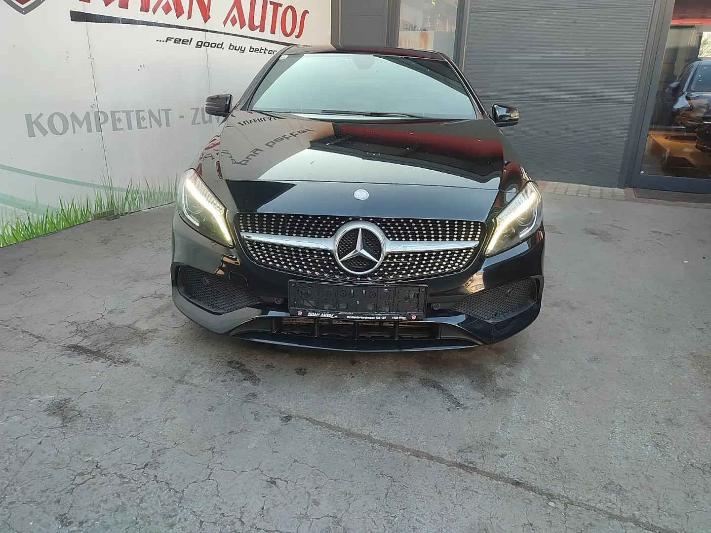 Mercedes-Benz A 200 d 4MATIC Aut. AMG Schwarz - 2