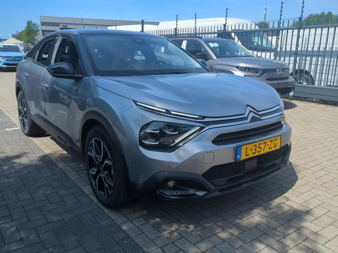Citroen E-C4 Electric Shine 50 kWh 3 Fase | Schuif-/Kanteldak | HiFi Aud Grijs - 1