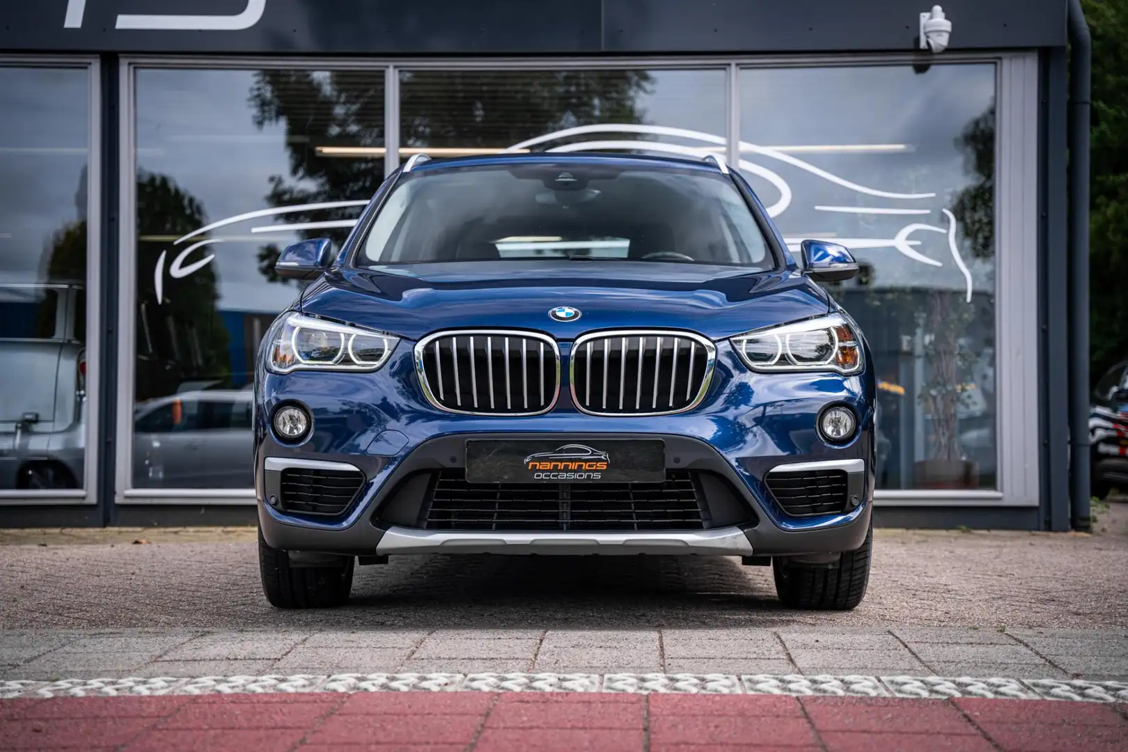 BMW X1 SDrive18i Executive |Navi|Cruise|18"LMV|Camera Blauw - 2