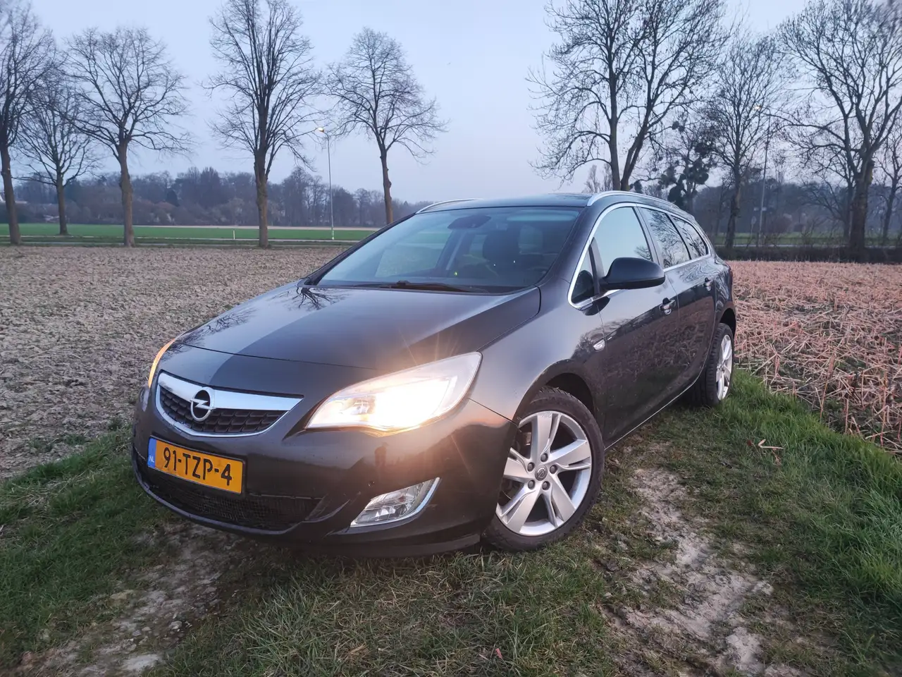 Opel Astra Astra 1.4 Turbo Cosmo — photo 1 of 11