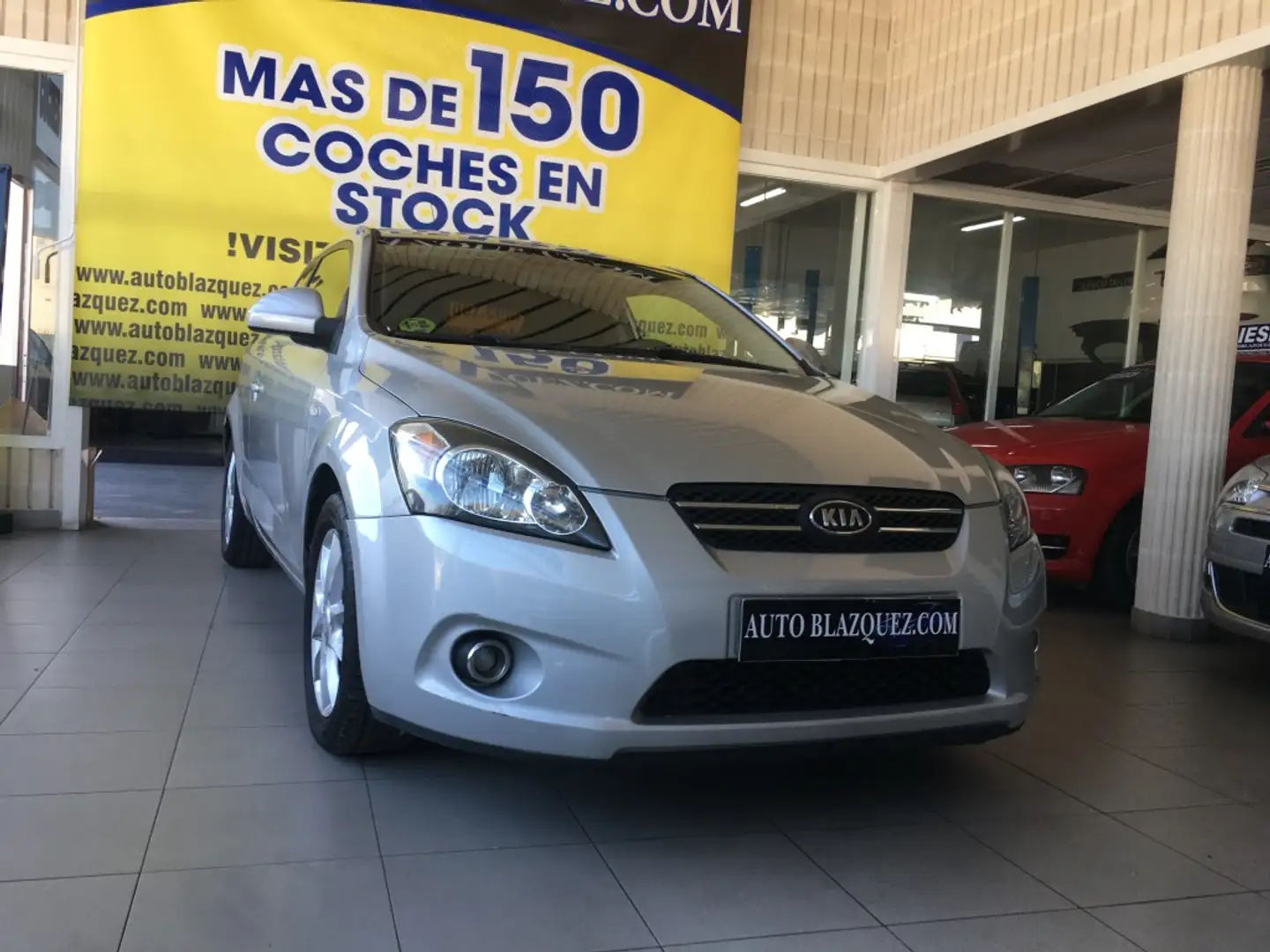 Kia Ceed / cee'd Pro_Cee´d 1.6CRDi Active 115 Aut. Argent - 1