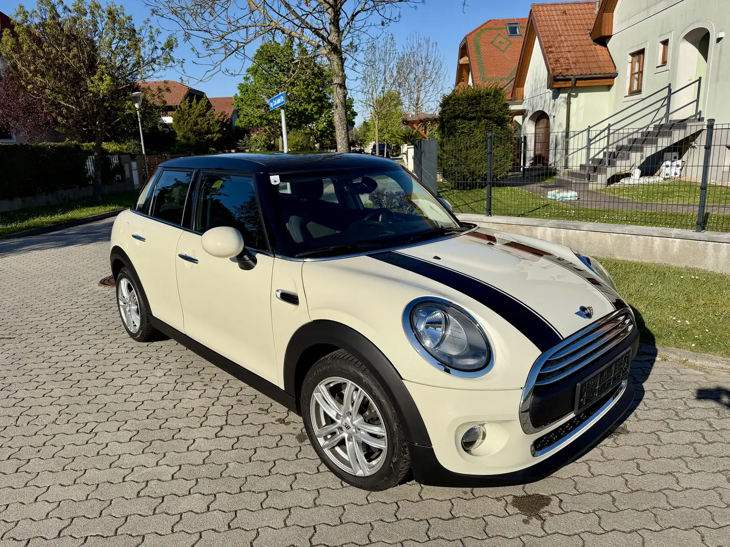 MINI One - 1