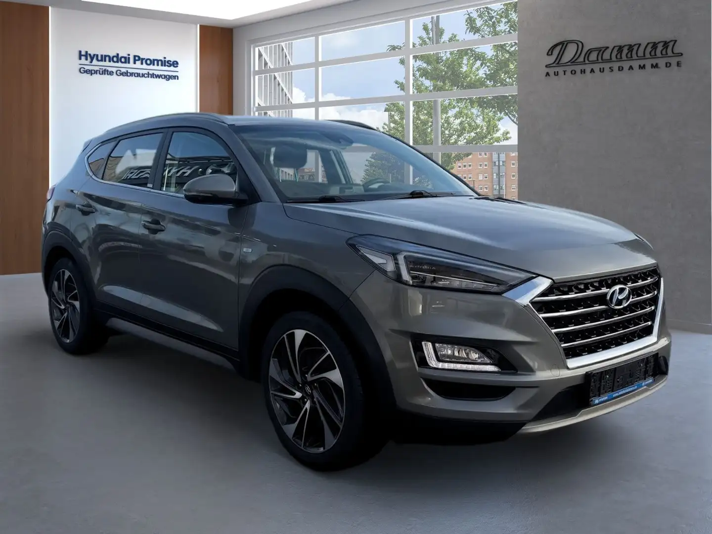 Hyundai TUCSON FL 1.6D 136PS M/T Advange Grau - 2