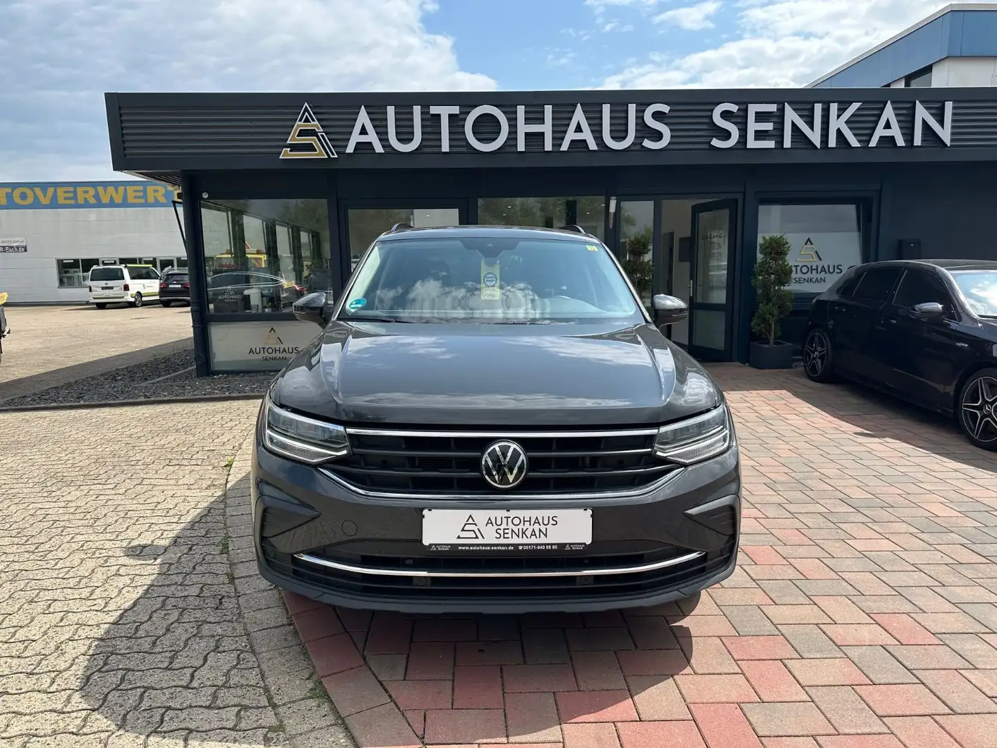 Volkswagen Tiguan 2.0 TDI Life*NAVI*LED*CARPLAY*PARK-ASSIST Grau - 2
