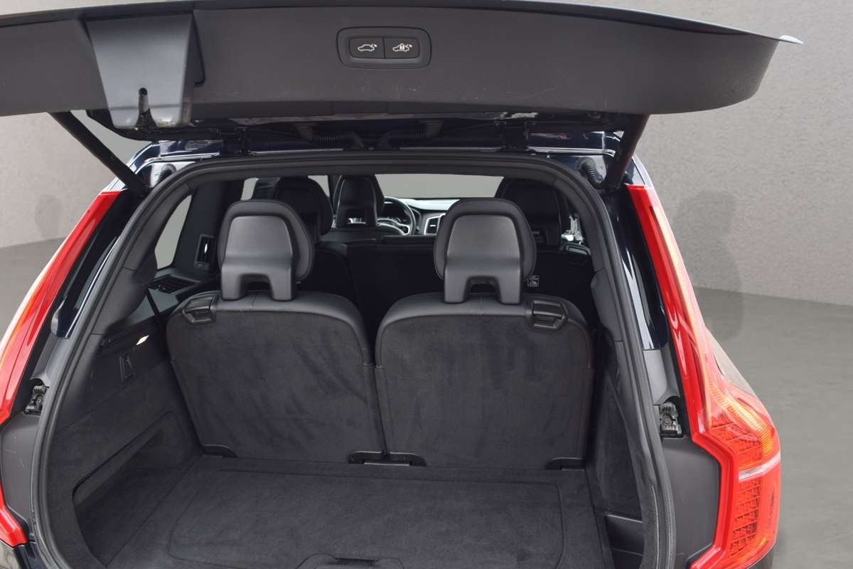 2017 Volvo XC90 T6 Momentum AWD thumb 21