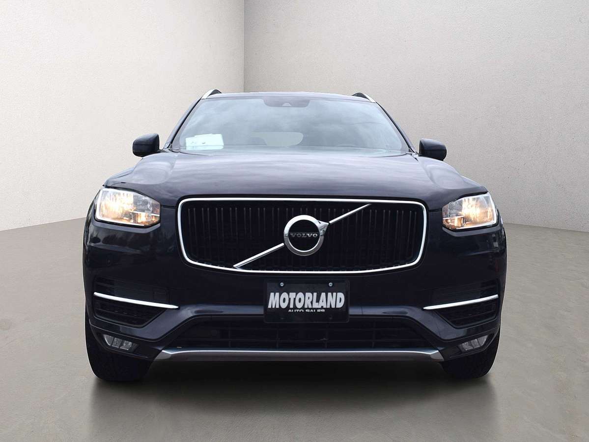 2017 Volvo XC90 T6 Momentum AWD alt 2