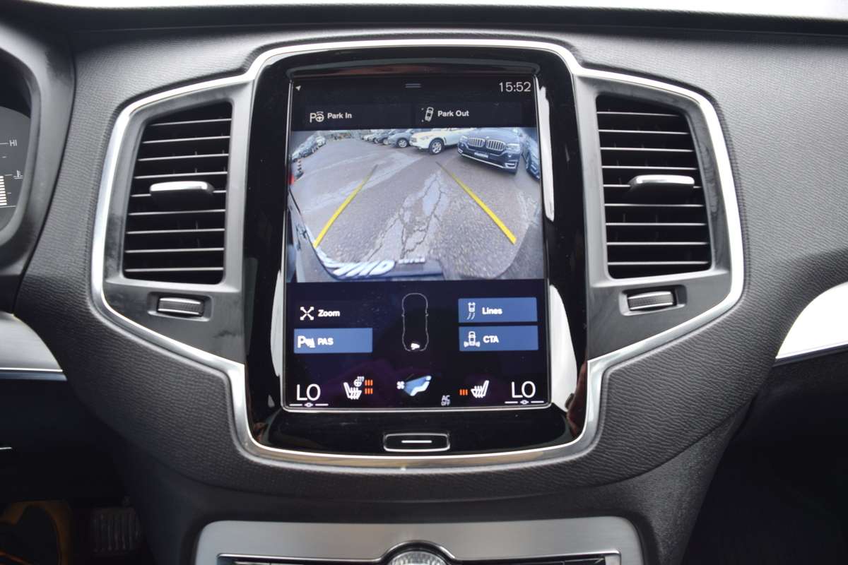 2017 Volvo XC90 T6 Momentum AWD thumb 12