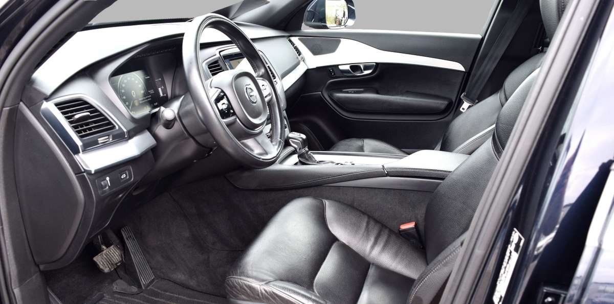 2017 Volvo XC90 T6 Momentum AWD thumb 13