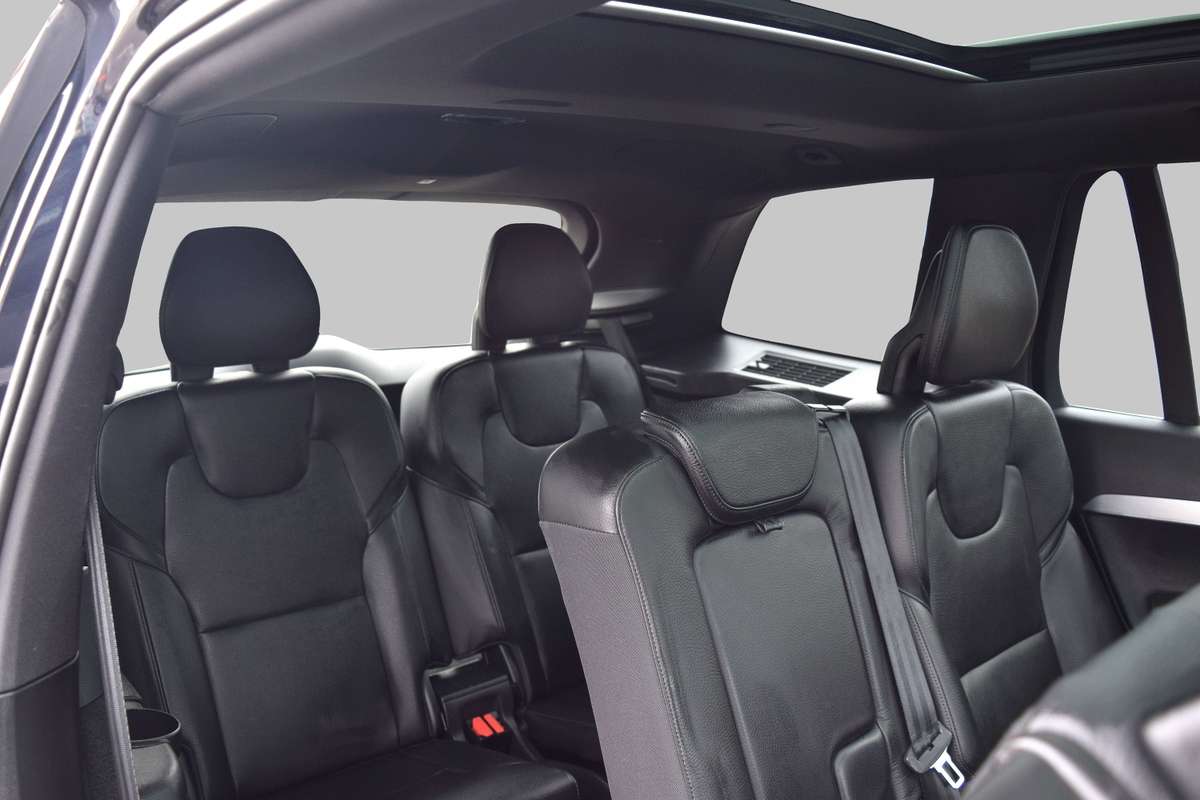 2017 Volvo XC90 T6 Momentum AWD thumb 17