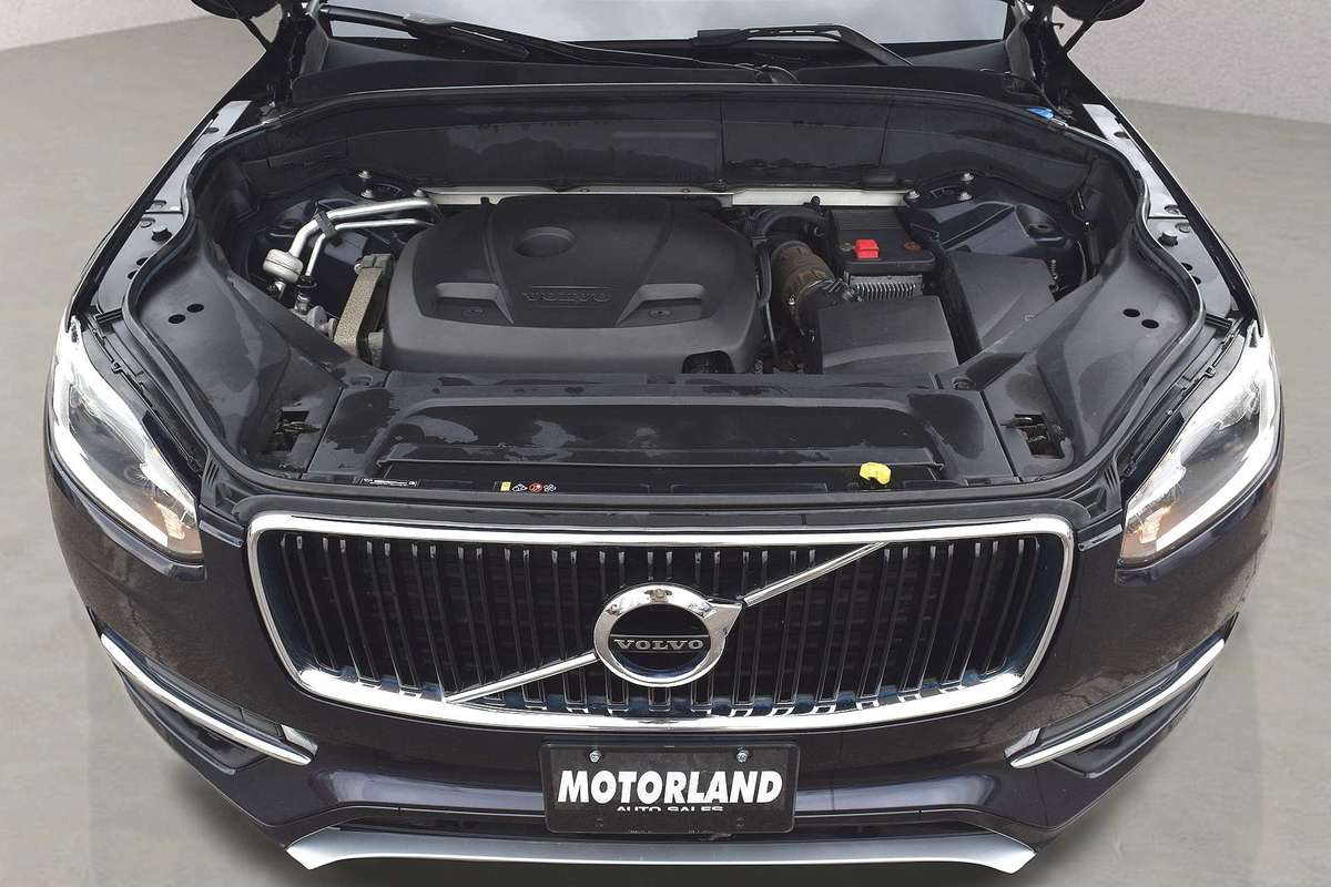 2017 Volvo XC90 T6 Momentum AWD thumb 22