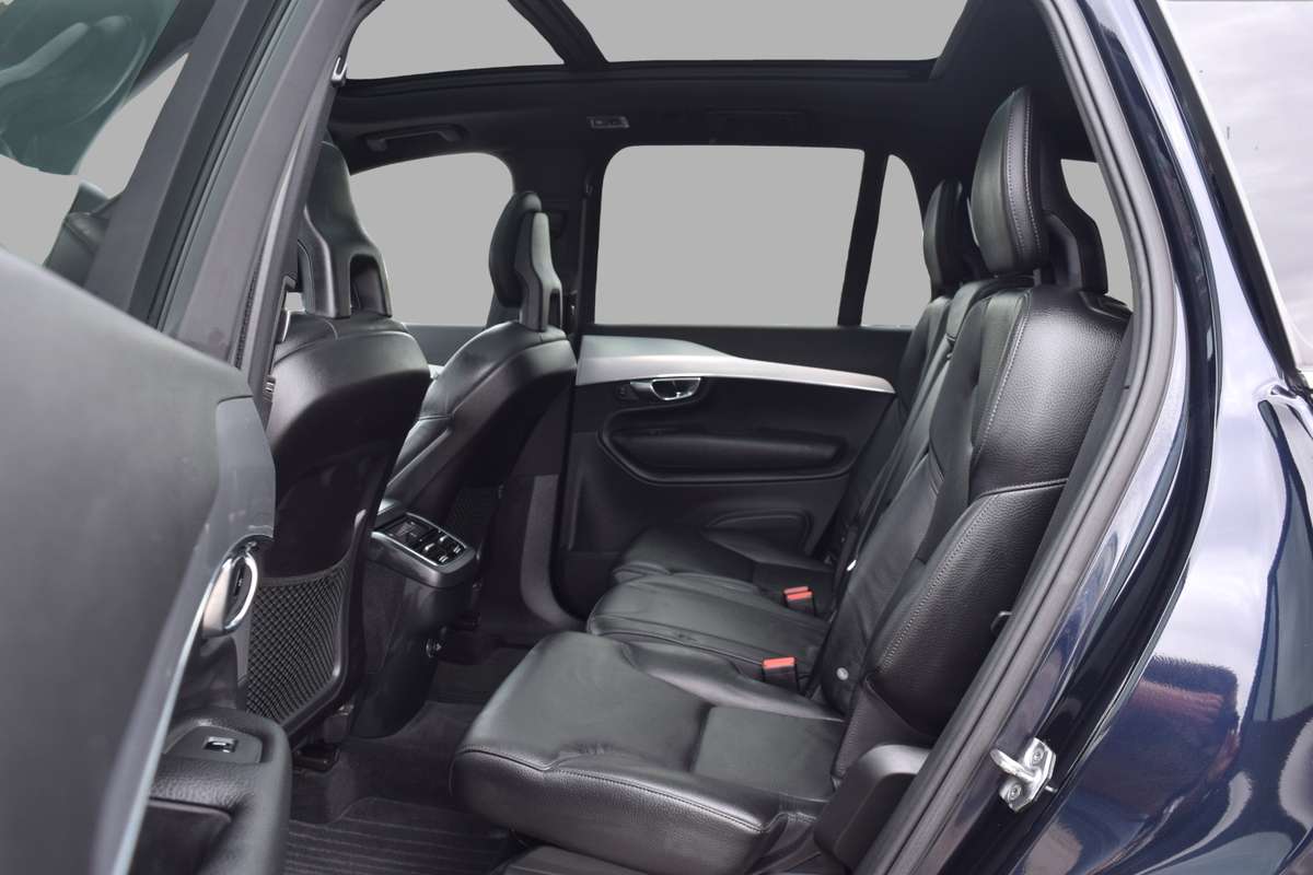 2017 Volvo XC90 T6 Momentum AWD thumb 20