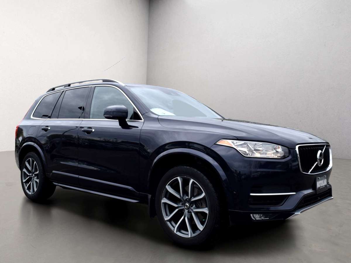 2017 Volvo XC90 T6 Momentum AWD alt 3