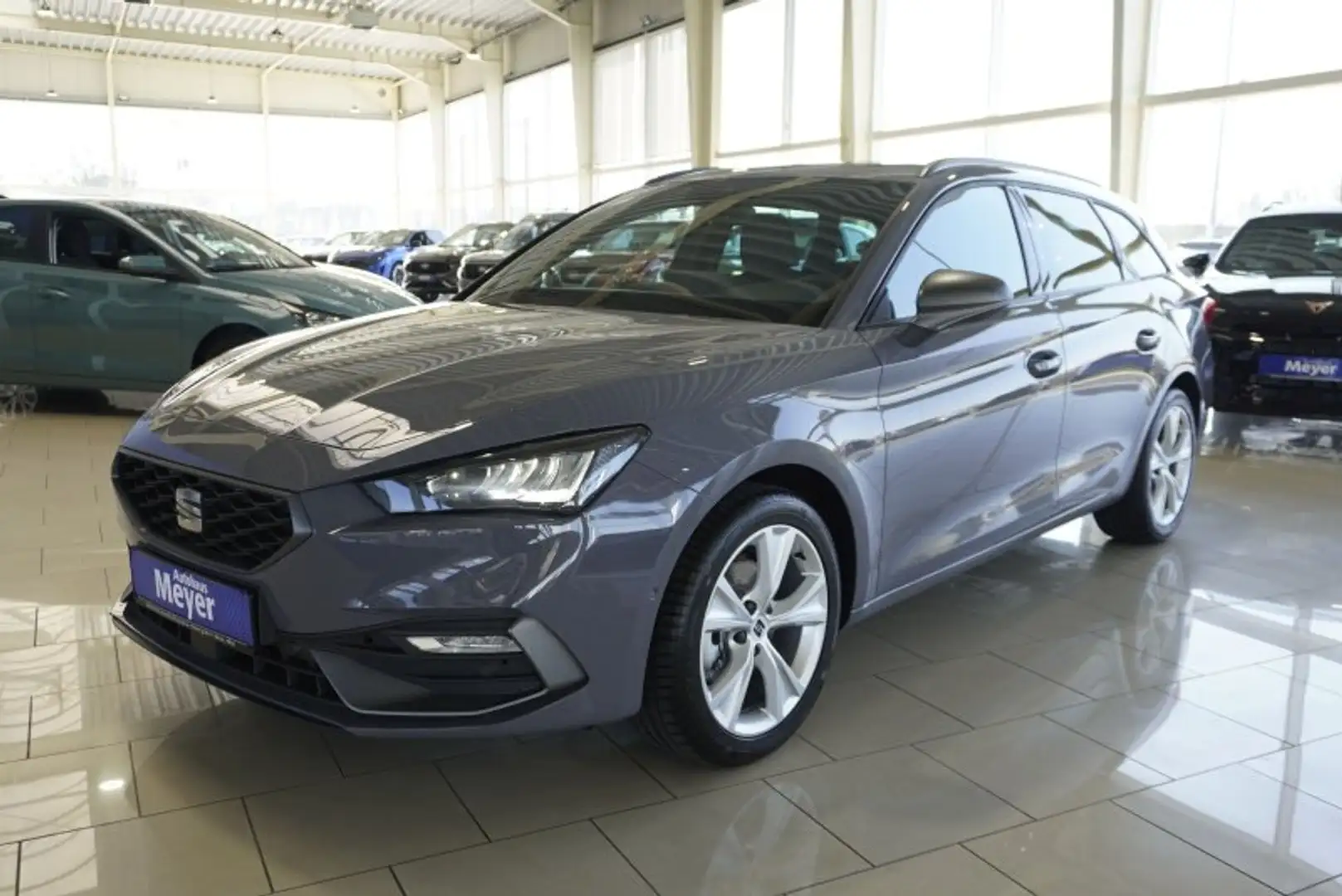 SEAT Leon ST FR 1,5 eTSI DSG Pano/Navi/Kamera/ACC/el.Klappe Grau - 1