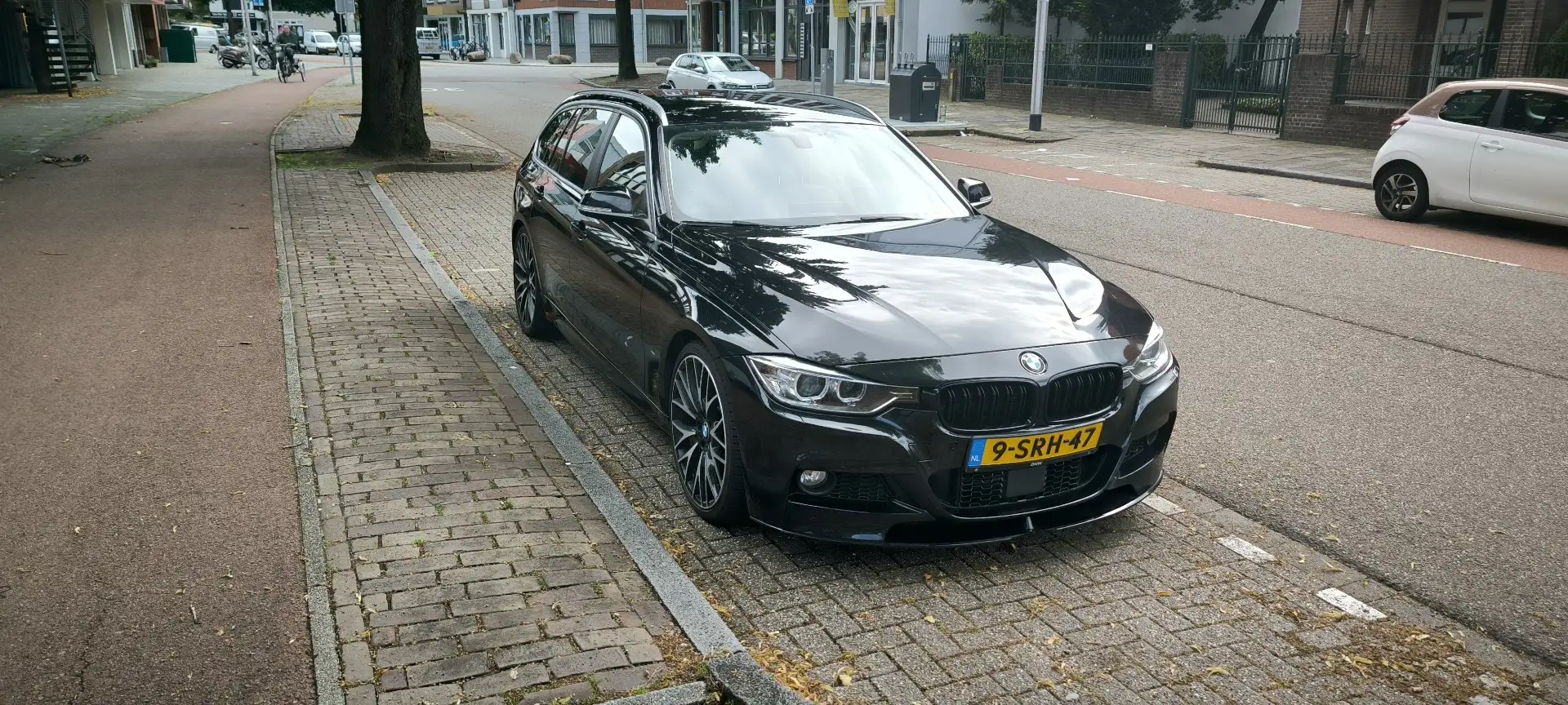 BMW 320 320d Touring Aut. Eff. Dynamics Edition Blue Perf. - 1