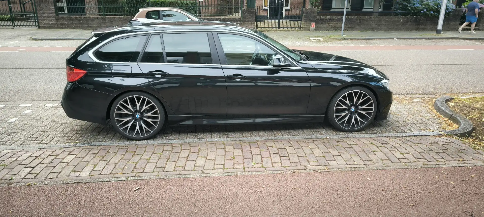 BMW 320 320d Touring Aut. Eff. Dynamics Edition Blue Perf. - 2