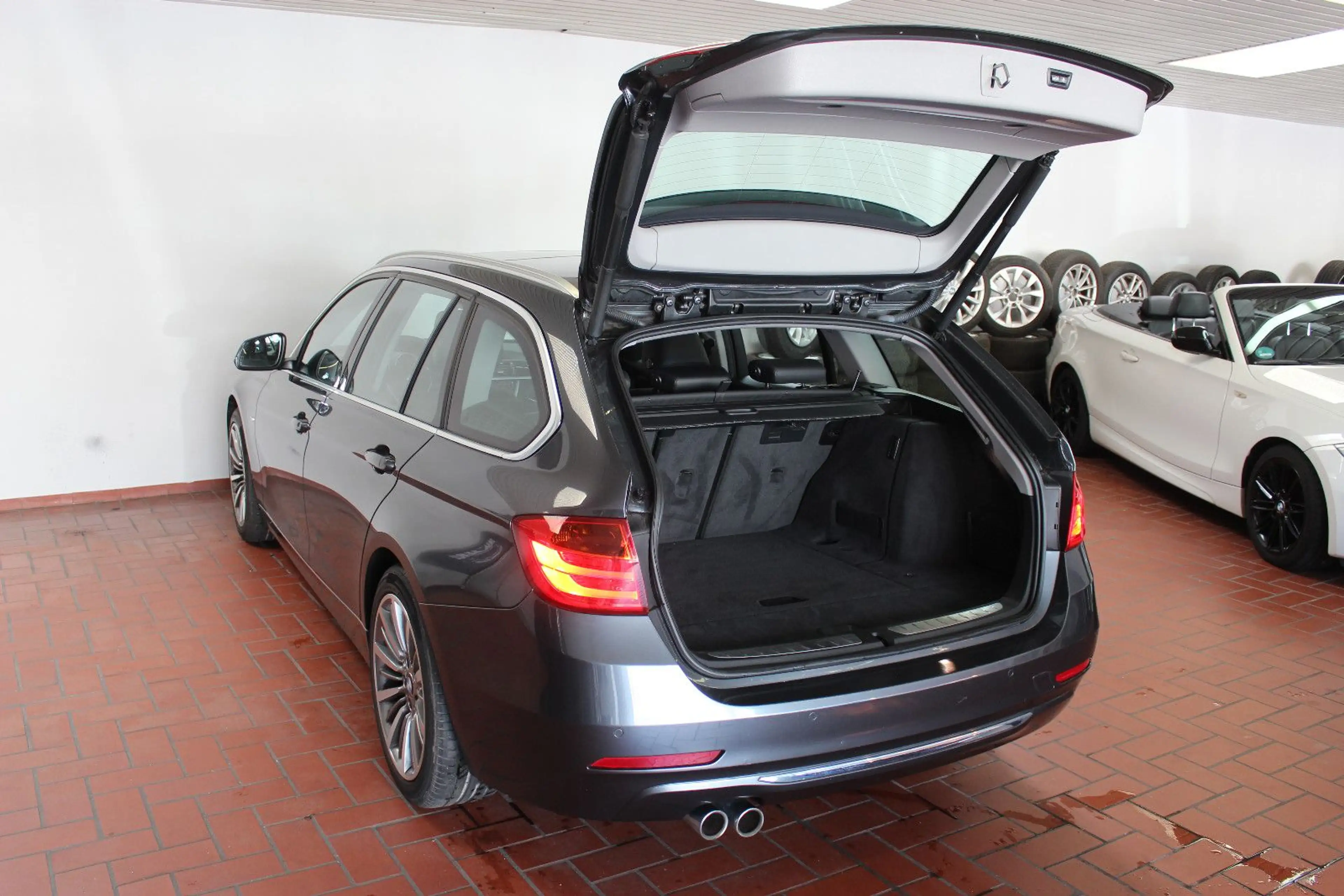 BMW 335 d xDrive*Luxury*HUD*ACC*NAVI*Leder*Pano — photo 11