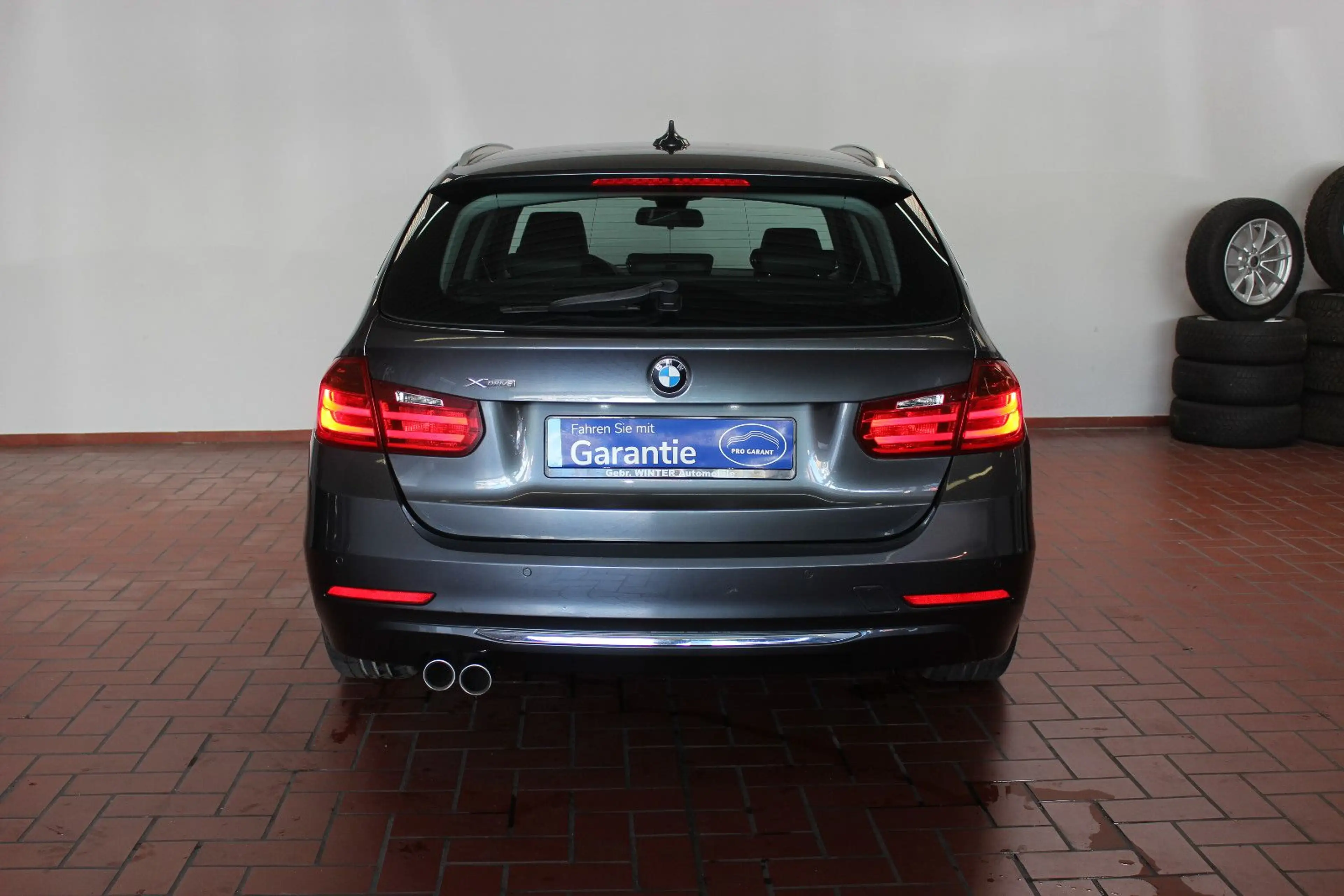 BMW 335 d xDrive*Luxury*HUD*ACC*NAVI*Leder*Pano — photo 6