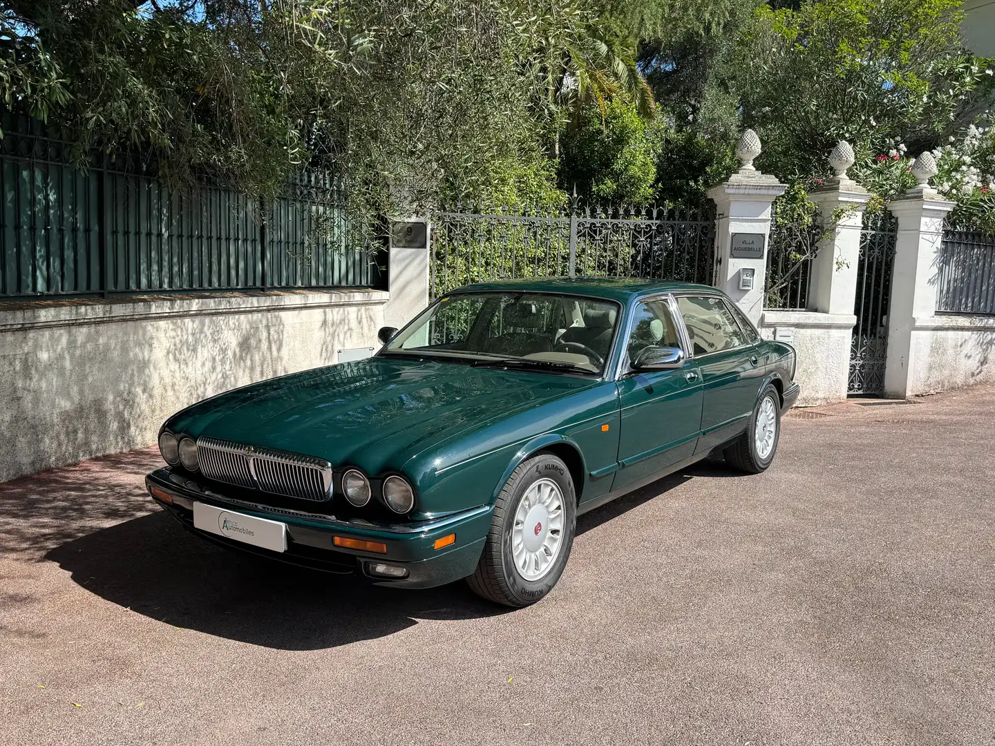 Jaguar Daimler Daimler 4.0 A Vert - 1