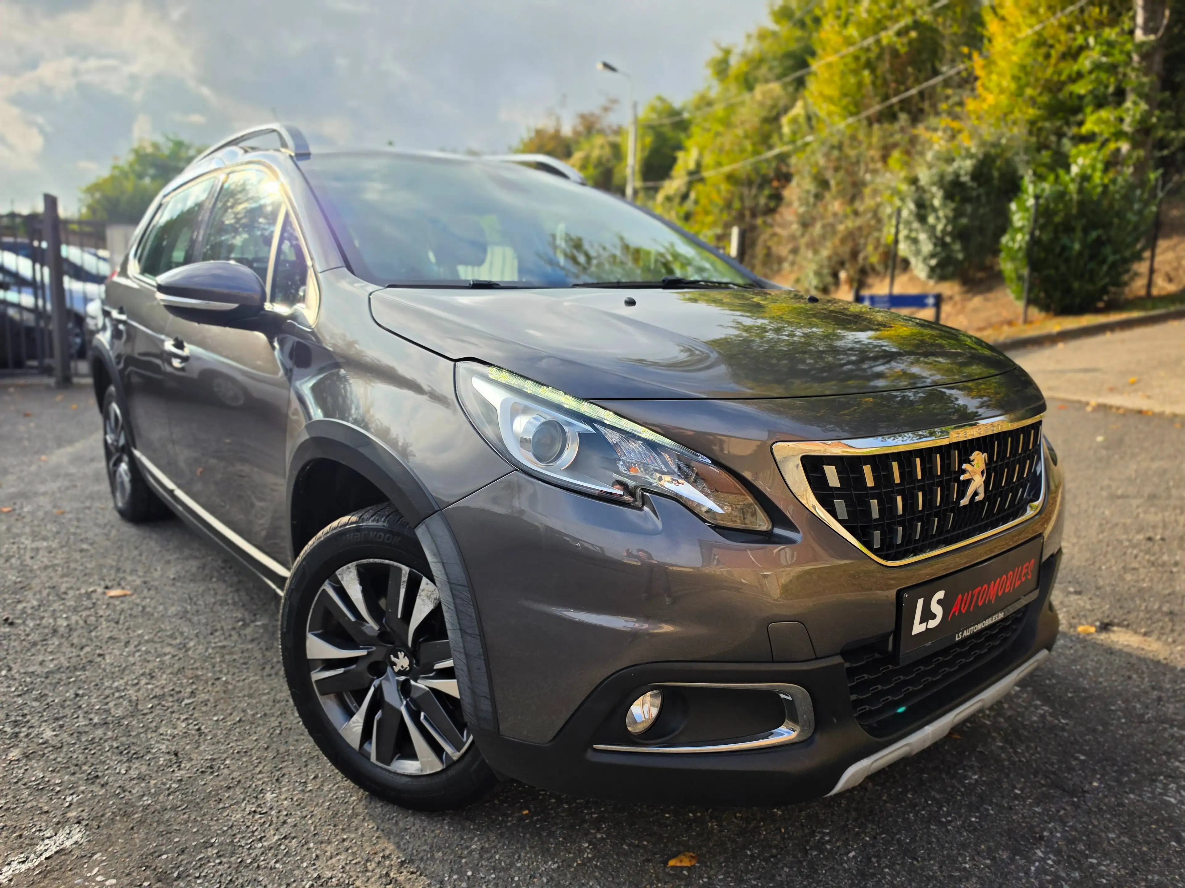 Peugeot 2008 B2B*MARCHAND*1.2*AUTOMATIQUE*NAVI*CAMERA*CRUISE*EU6b