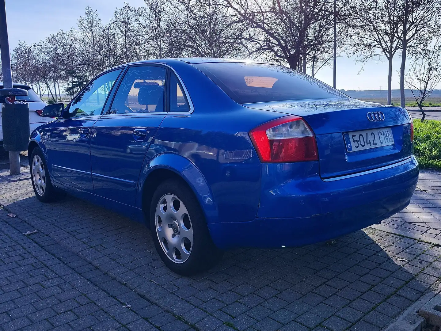 Audi A4 1.9TDI 6 vel. Azul - 2