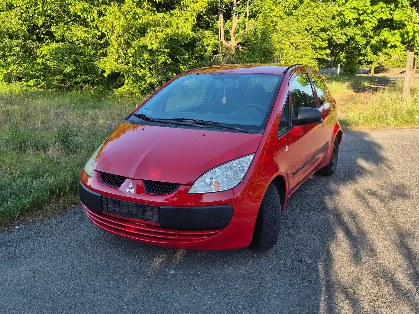 Mitsubishi Colt Z30 EZ 05.2007 TÜV bis 04.2026 AHK Rot - 1