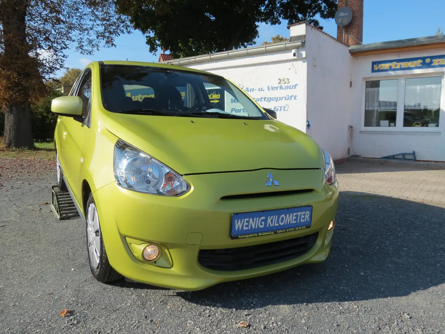 Mitsubishi Space Star Space Star 1.2 Clear Tec CVT Shine+ SHZ!! Gelb - 1