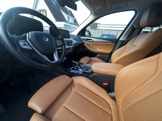 BMW X3 view 3