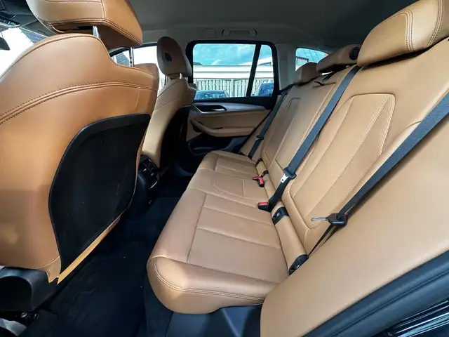 BMW X3 view 19
