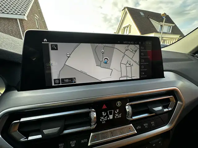 BMW X3 view 9