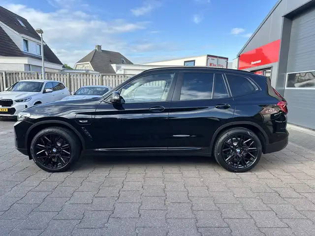 BMW X3 view 4