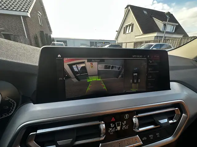 BMW X3 view 8