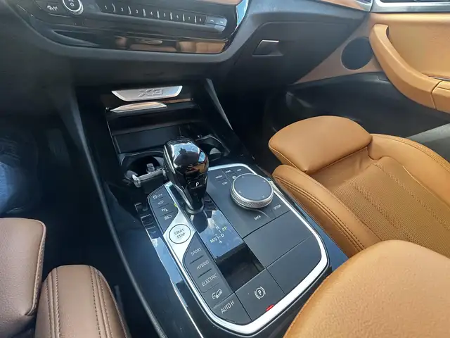 BMW X3 view 11