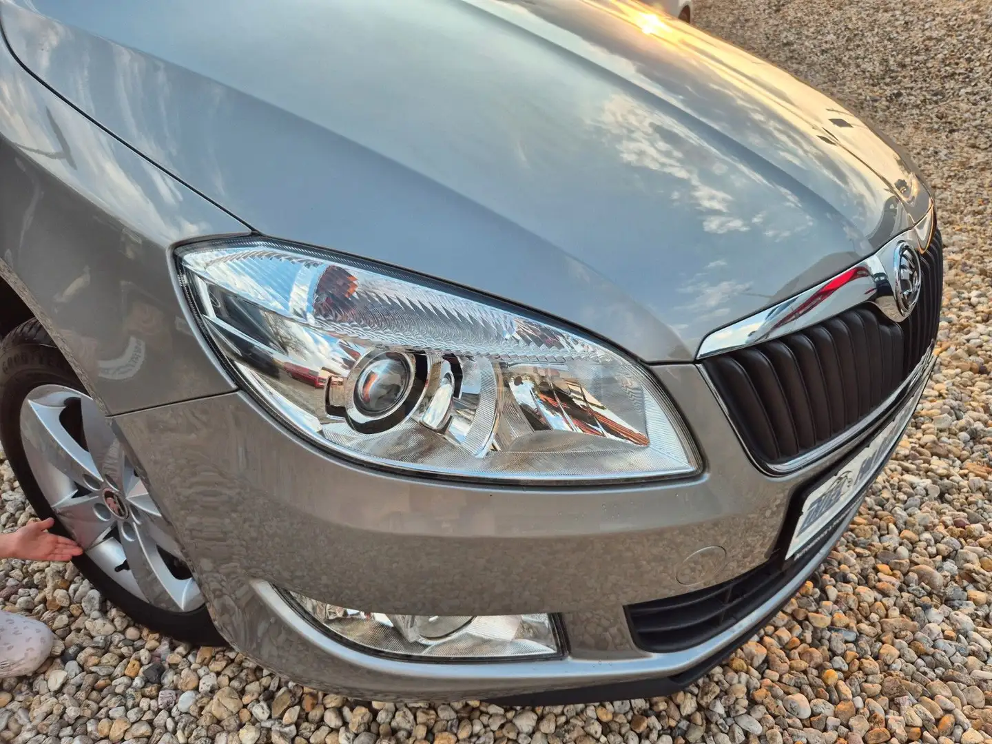 Skoda Fabia Combi Fresh DSG 1Hand PDC Sitz Hz Beige - 2