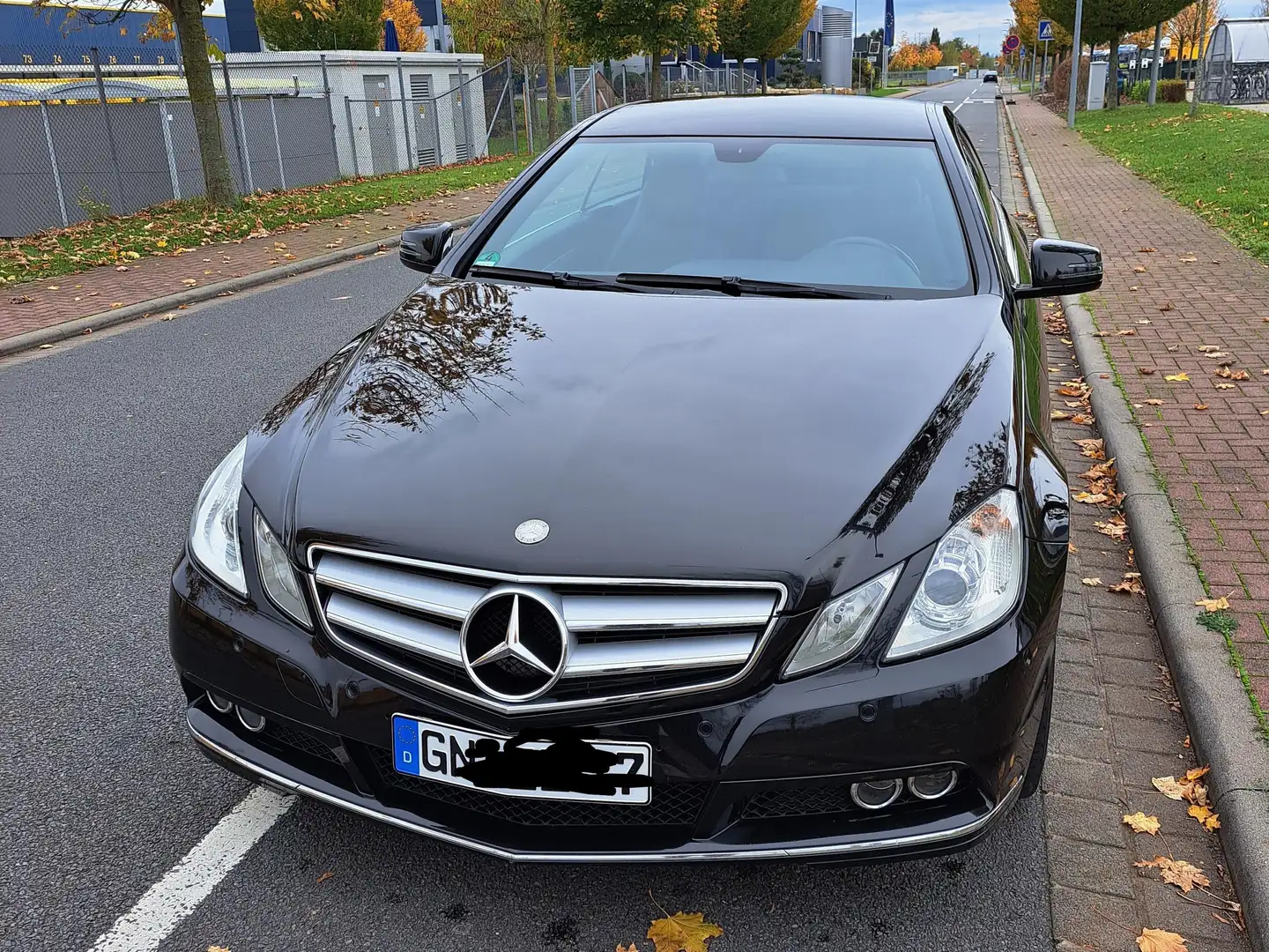 Mercedes-Benz E 200 E 200 CGI Coupe mit ATM! 115tkm. Negru - 2
