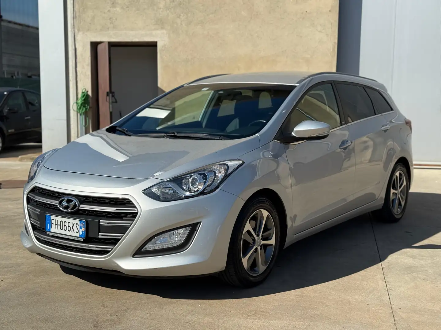 Hyundai i30 Wagon 1.6 crdi Comfort 110cv - 2