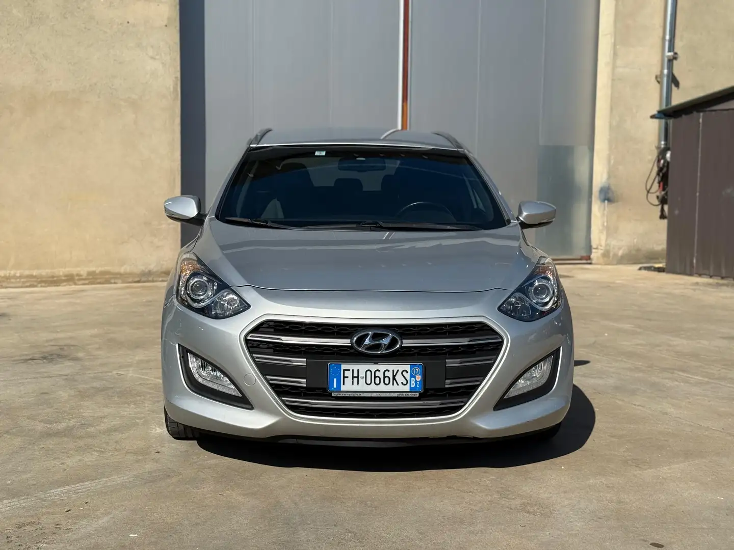 Hyundai i30 Wagon 1.6 crdi Comfort 110cv - 1