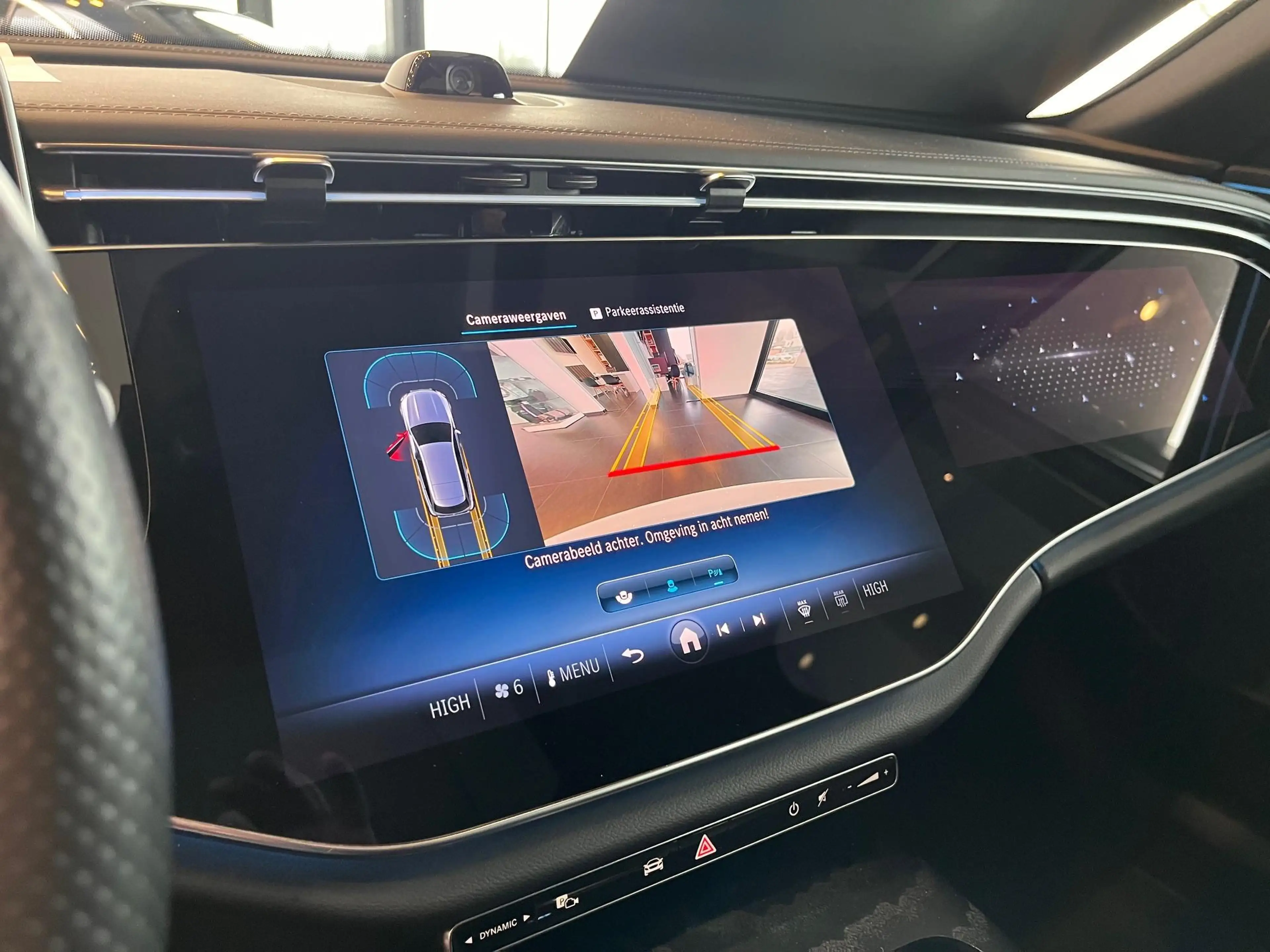 Mercedes-Benz E 220 d AMG/Pano/hyperscreen — photo 11