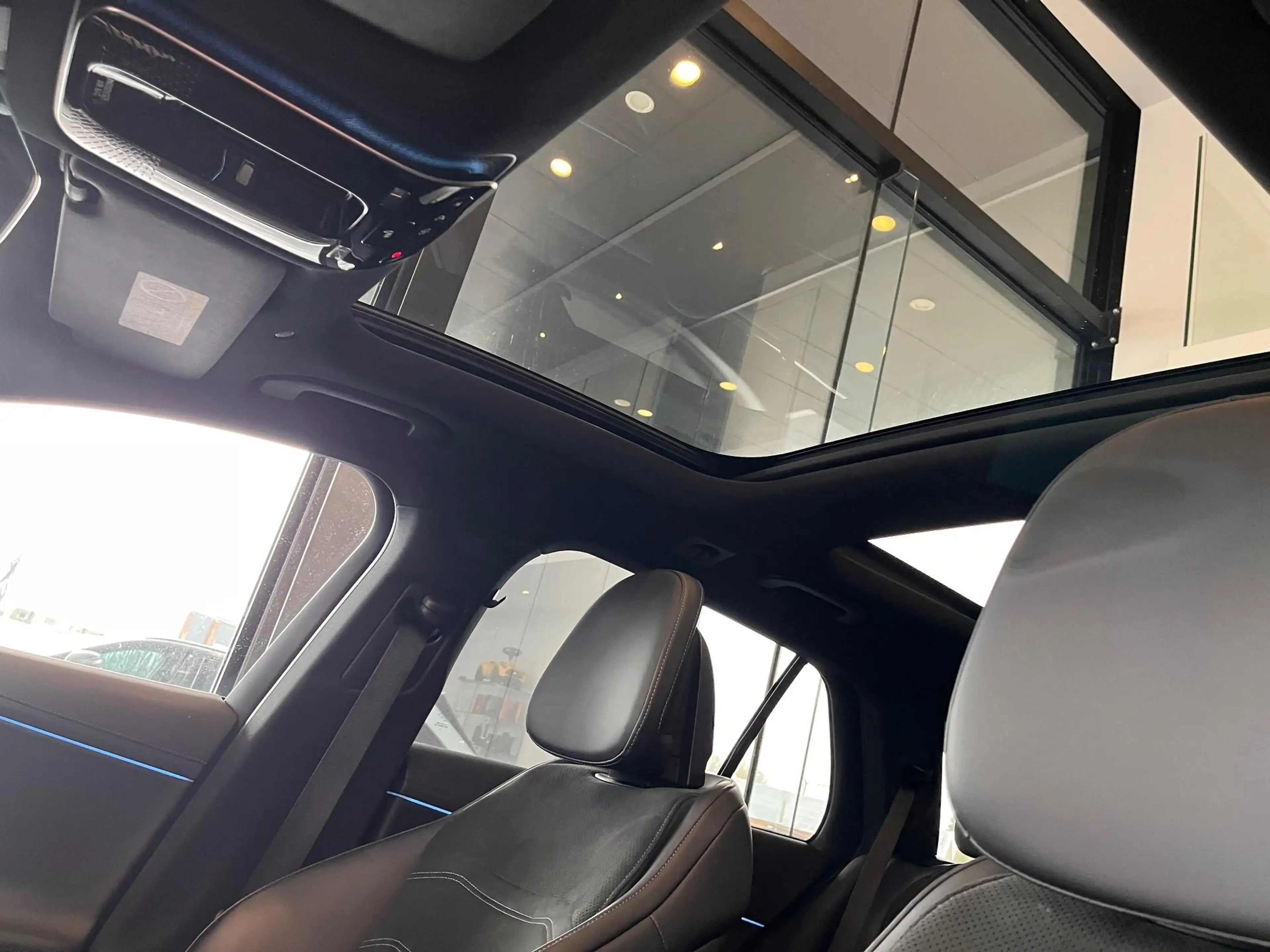 Mercedes-Benz E 220 d AMG/Pano/hyperscreen — photo 8