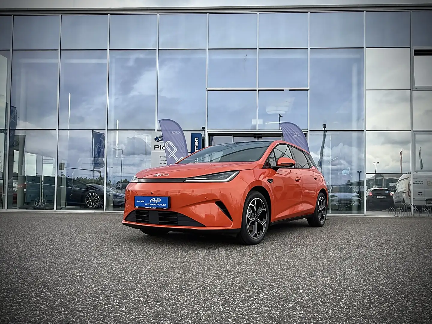 BYD Dolphin G Comfort DM-i PHEV 18,3kWh - WOW Vorführwagen ... Orange - 2