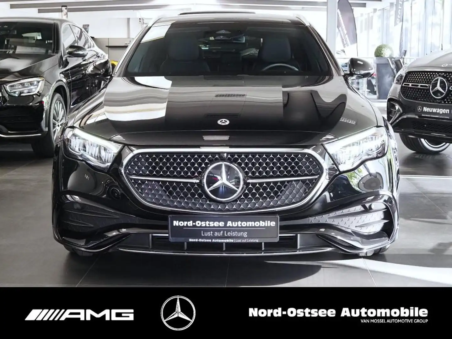 Mercedes-Benz E 220 d T AMG ADV AHK DISTRO KEYLESS LED LENKHZG Black - 2