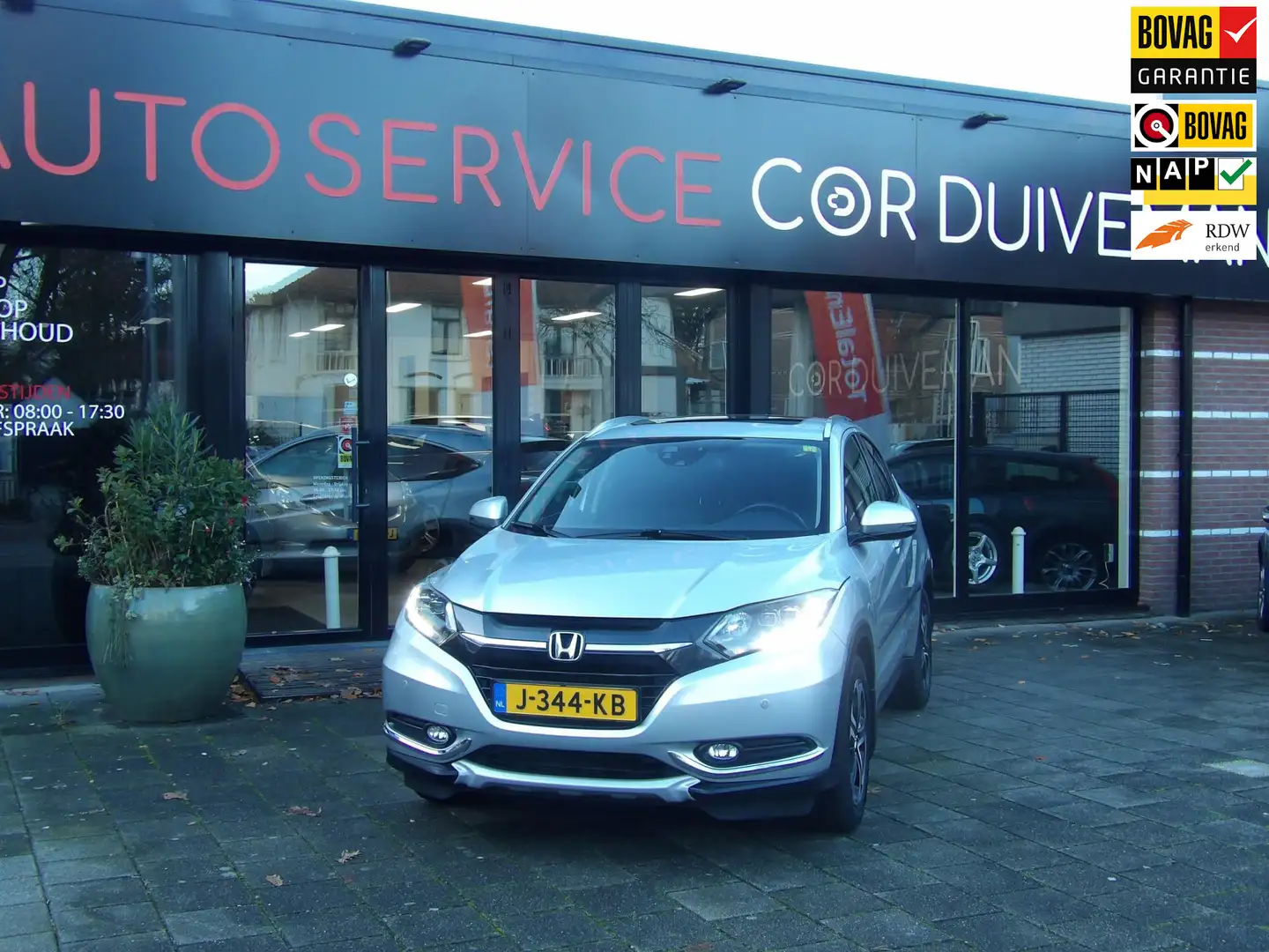 Honda HR-V 1.5 i-VTEC Executive // PANORAMA / AIRCO / CRUISE Gris - 1